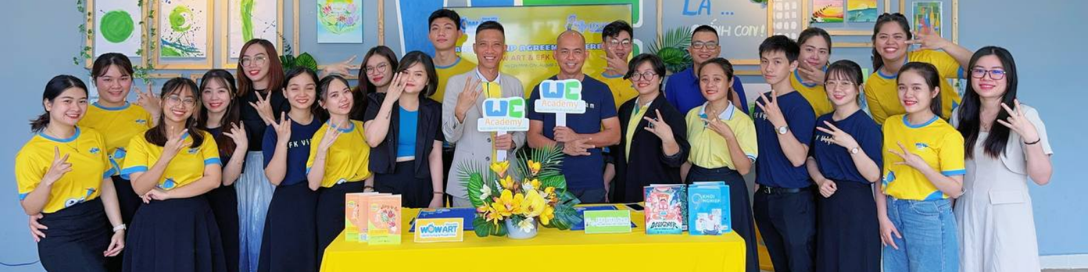Giáo viên WOW ART dạy